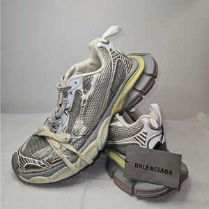 Balenciaga 3XL sneaker. New never worn.